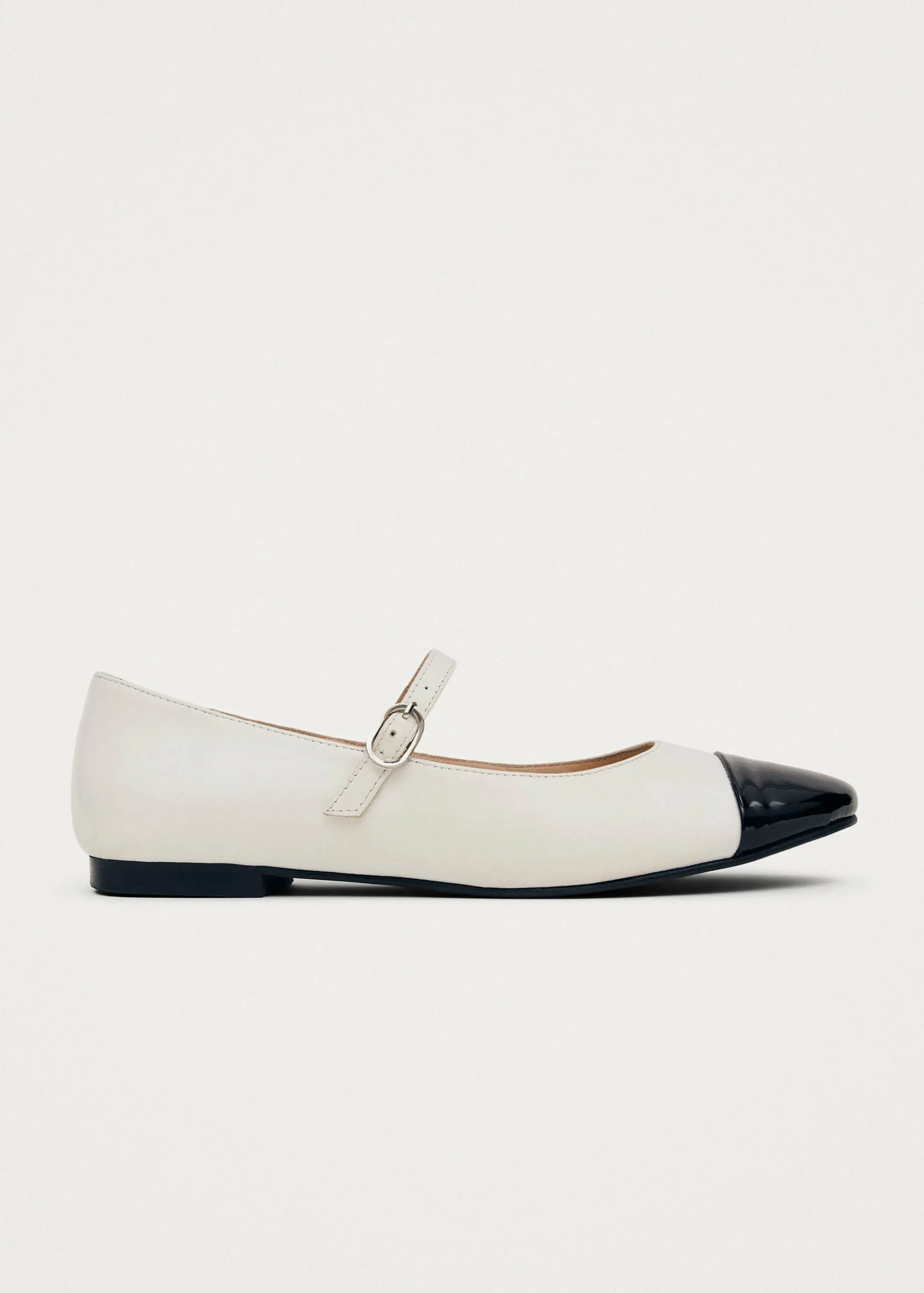 ALOHAS Musa Bicolor Black Cream Leather Ballet Flats< Limited Units | Ballerinas