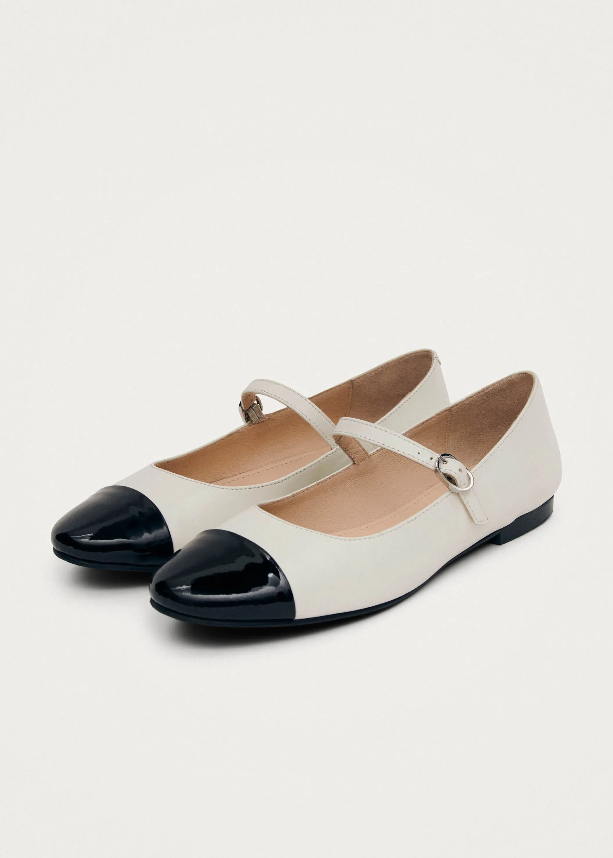 ALOHAS Musa Bicolor Black Cream Leather Ballet Flats< Limited Units | Ballerinas